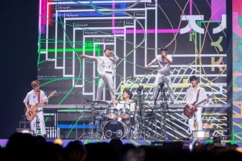 엔플라잉 단독 콘서트 성료 “빛나는 순간, 여러분 있어 감사”
