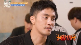 성훈 비매너 논란, 집게 먹방에 땀 털기까지(줄서는식당)