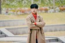 ‘법대로 사랑하라’ 이승기-이세영, 법정 앞 극과 극 투샷