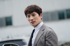 지성에 살기어린 표정으로 대적한 박혜은, 보통 인물 아니다(아다마스)