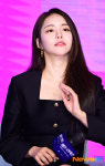 브레이브걸스 유정, 살짝 정리하는 헤어[포토엔HD]