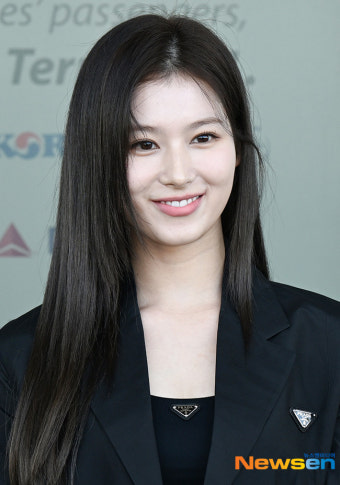 트와이스 사나, 러블리한 꽃미소 [포토엔HD]