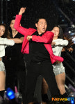 싸이, 강남 영동대로에서 추는 ‘강남스타일’ [포토엔HD]