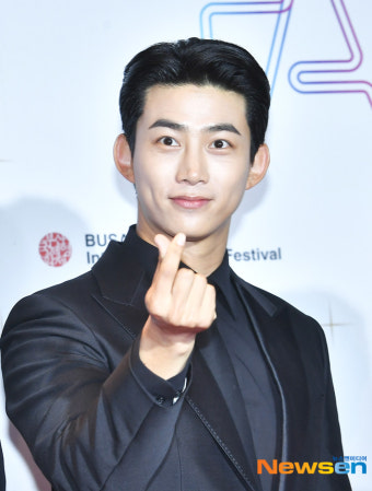 옥택연 , 멋짐이 넘치는 눈빛~(2022 부일영화상)[포토엔HD]