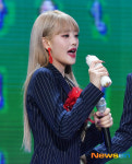 (G)I-DLE 민니, 김밥 마이크 들고 노래해요~ [포토엔HD]