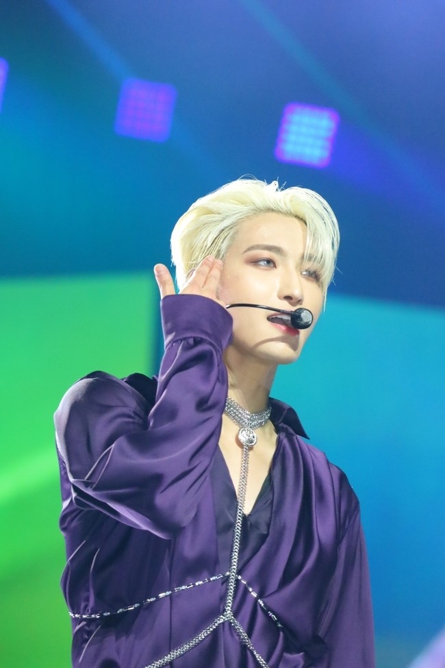 에이티즈, 북미 투어 성황리에 막을 올려 투워즈 더 라이트: 월 투 파워으로 스타디움 아티스트의 위상 재확인