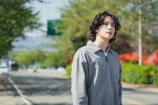 임시완, 파격 장발 파마머리 변신 “시골청년 표현하기 위해”(아무것도)
