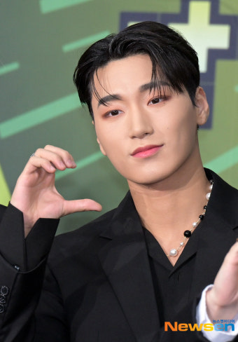 에이티즈 산, 볼하트 뿅~[포토엔HD]