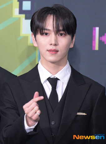 펜타곤 키노, 유니버스에 날리는 하트[포토엔HD]