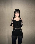 레드벨벳 조이, 부러질듯한 한줌 허리‥인형 같은 비현실적 미모