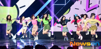 트리플에스, 쇼챔피언 깜짝 무대[포토엔HD]
