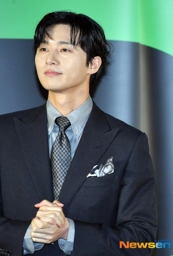 박서준, 개념 없는 전직 축구선수 홍대 [포토엔HD]