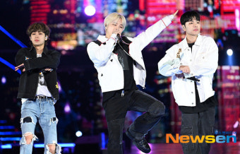 아이콘 송윤형-김진환-구준회, 신난다~ [포토엔HD]