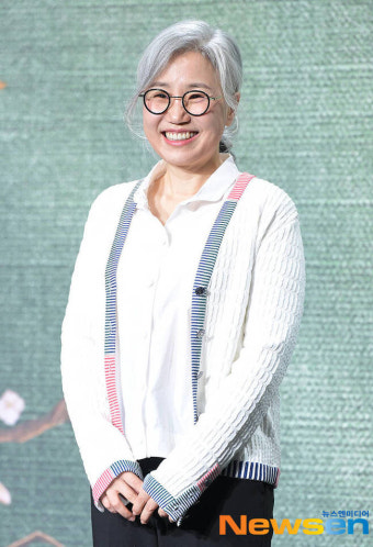 ‘더 글로리’ 김은숙 작가, 어린이날 맞아 재난피해지역 아동에 선물