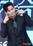 옥택연, 독특한 볼하트로 ‘하트비트’ [포토엔HD]