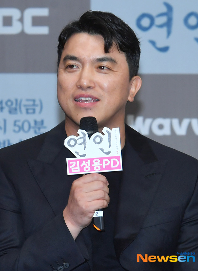 인정받은 감독, FNC와 전속계약 체결 - 한국 영화계 기대작 기대되는 이유