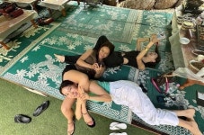 이지혜, 백지영→윤혜진과 벌러덩 누워 “또 배 찢어질 수 있으니”