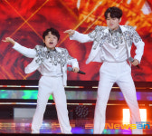 황민우X황민호, 우리는 찐 형제 [포토엔HD]