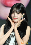스테이씨 윤, 꽃미모가 활짝~ [포토엔HD]