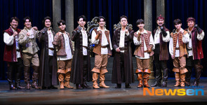 ‘달타냥과 삼총사’ 다 함께 파이팅 [포토엔HD]