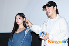 강하늘, 멍 때리는 정소민에게 볼하트 [포토엔HD]