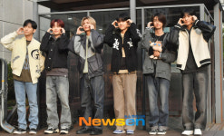 Xdinary Heroes, 빠져드는 출근길 훈훈함 [포토엔HD]