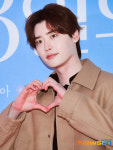 이종석, ‘3일의 휴가’ 내내 아이유와 영화 보고 싶은 표정~♥ (★의 포토콜)