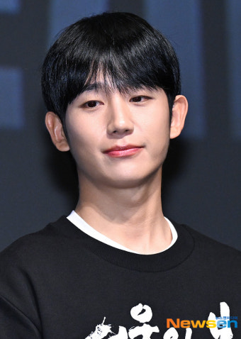 정해인, 생각에 잠겨 [포토엔HD]