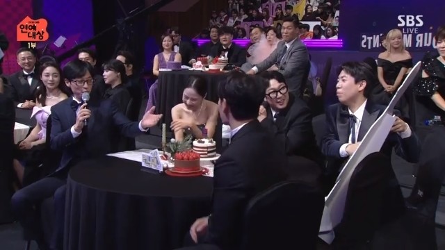 런닝맨 강훈-지예은, 라이징스타상 수상 소식에 팬들 감동과 기대가 크게 쏟아져