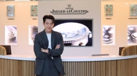 김우빈, 스위스 출장서도 “부기 빼려 오전 6시 일어나 사이클 30분”(에이엠)