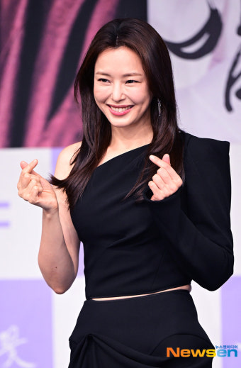 이하늬, 수절 과부의 헉 소리나는 반전 뒤태(밤에 피는 꽃 제작발표회)