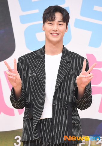 이태환, 전역 후 복귀작 ‘DNA 러버’ 되나 “긍정검토중”[공식입장]
