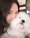 송혜교, 반려견 루비 꼭 껴안고 러블리 미소…무결점 꿀 피부