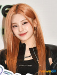 ITZY 예지, 눈에 확 띄는 오렌지빛 헤어 [포토엔HD]