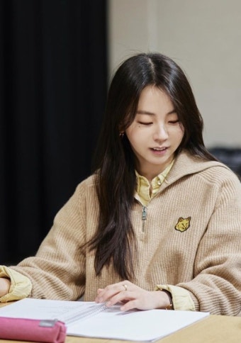안소희 “안녕 클로저 안녕 앨리스” 연극 ‘클로저’ 대본 리딩 현장 공개
