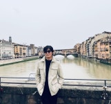 이민정♥이병헌 톱배우 부부 시밀러룩…트렌치코트 맞춰 입고 피렌체 여행