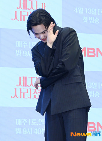 수호, ‘세자가 보쌈 당하다니’ [포토엔HD]
