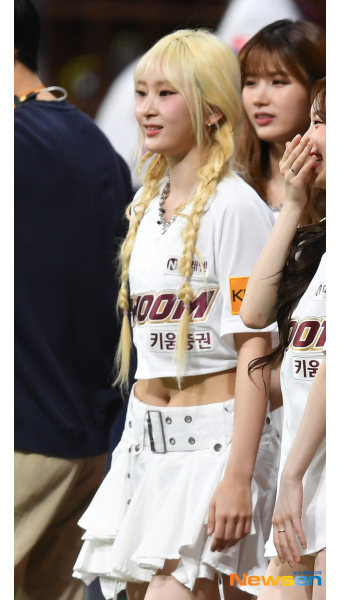 아이칠린 초원, 야구장에서 야구공에 혼절 병원행[포토엔HD]
