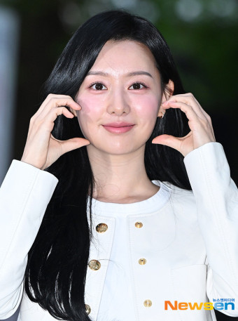 김지원, 패션 화보 속 독보적 매력…보그 재팬 인터뷰로 배우의 삶과 철학 공개