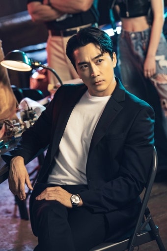 송승헌, 천재 사기꾼 변신…‘플레이어2’ 촬영장 압도한 카리스마