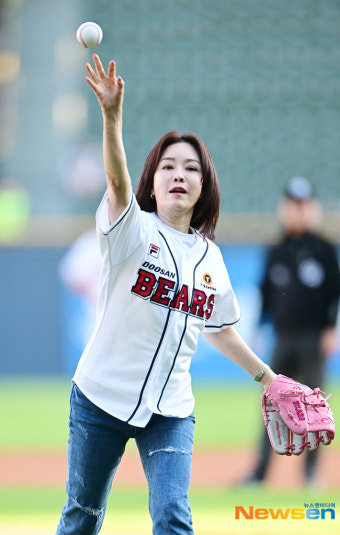 김정난, 프로야구 시구[포토엔HD]