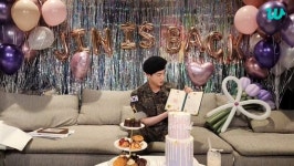 ‘눈물의 전역’ 방탄소년단 진 “1000명 프리허그, 소속사도 걱정했지만…”[종합]