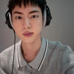 BTS 진, 막 찍어도 굴욕 없네 “어우 킹받아” RM도 질투한 비주얼