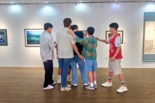연정훈·나인우, 웃다가 울다가…‘1박 2일’ 마지막 촬영 현장