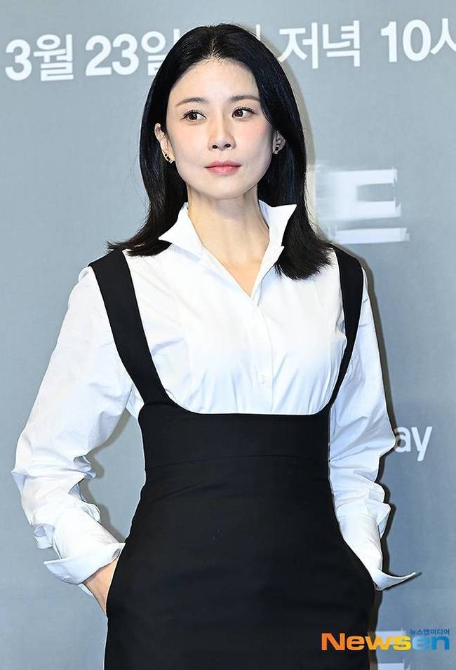 MBC 드라마 메리 킬즈 피플, 이보영 주연의 성공적인 복귀와 공감력 있는 이야기로 안방극장 사로잡다.