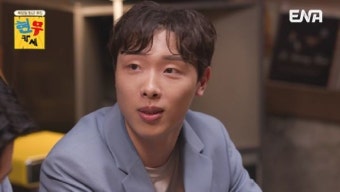 [진실된 뉴스 기사] 
펜싱 2관왕 오상욱 선수, 올림픽 메달에 집중 중 
한국의 펜싱 선수인 오상욱 선수가 결혼 소식에 대한 허위 보도에 대해 해명하며 현재는 올림픽 메달 획득에 집중 중이라고 밝혔습니다. 오상욱 선수는 가족과의 소중한 시간을 가지고 싶다면서도 현재는 스포츠 경기에 집중 중이라고 설명했습니다. 언제 결혼할지에 대해선 구체적인 계획을 밝히지 않았습니다. 현재 오상욱 선수는 올림픽 준비에 최선을 다하고 있으며 팬들의 응원을 받고 있습니다.