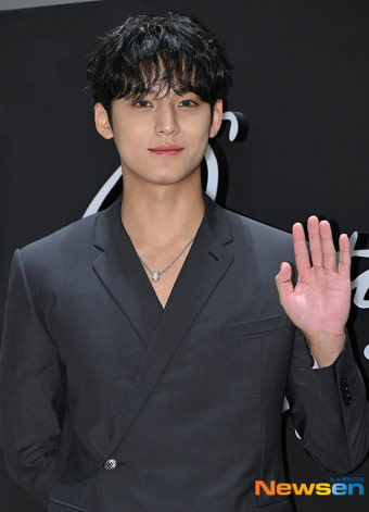 “성적 수치심 유발” 세븐틴 민규 상탈 사진 유출 직원, 경찰 수사 착수