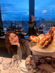 ‘1억 기부’ 소녀시대 윤아, 에펠탑 보이는 럭셔리 식당 포착