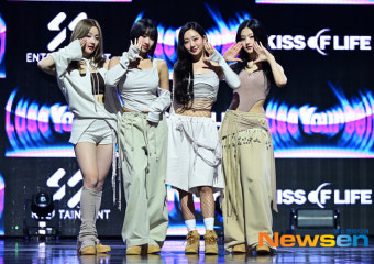 키스오브라이프, 가을에 돌아온 서머퀸[포토엔HD]