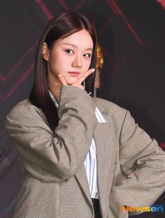 한소희 악플러 루머 있든 말든, 혜리 시크미 폭발 화보 공개
